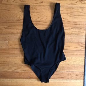 3/ $10✨ Urban outfitters one piece, super stretchy